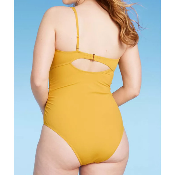 Shade & Shore Asymmetric Twist One Piece Swimsuit - Picture 7 of 7